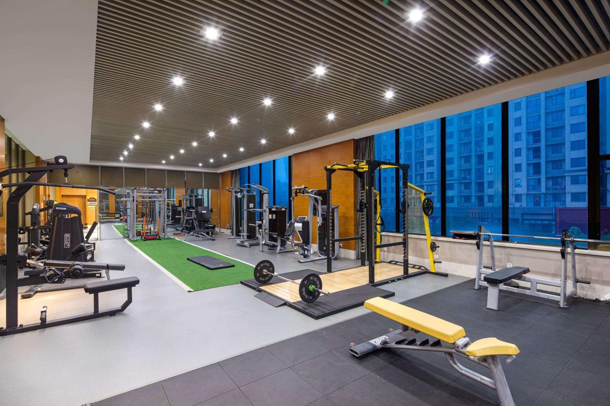 Wyndham Xinyang Downtown Hotel Bagian luar foto
